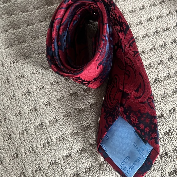 H& C men Tie - Picture 2 of 3